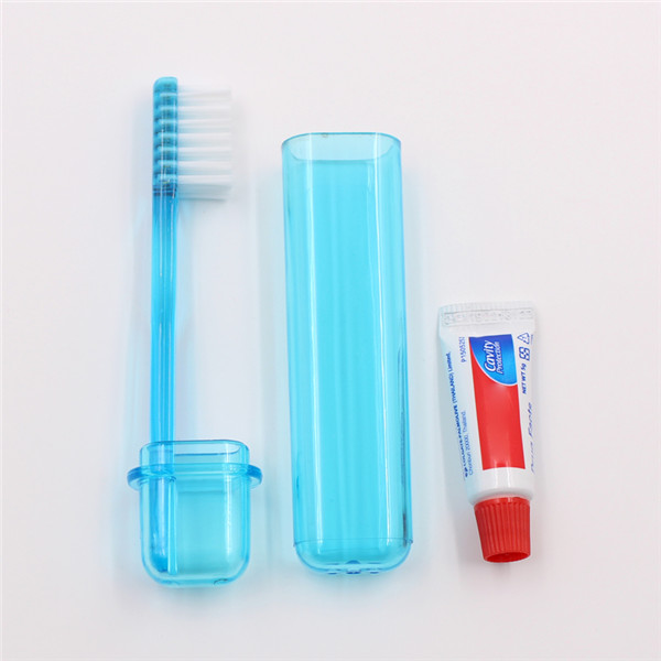 Cepillo de dientes plegable con pasta de dientes