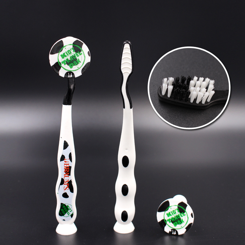 Cepillo de dientes de fútbol con funda